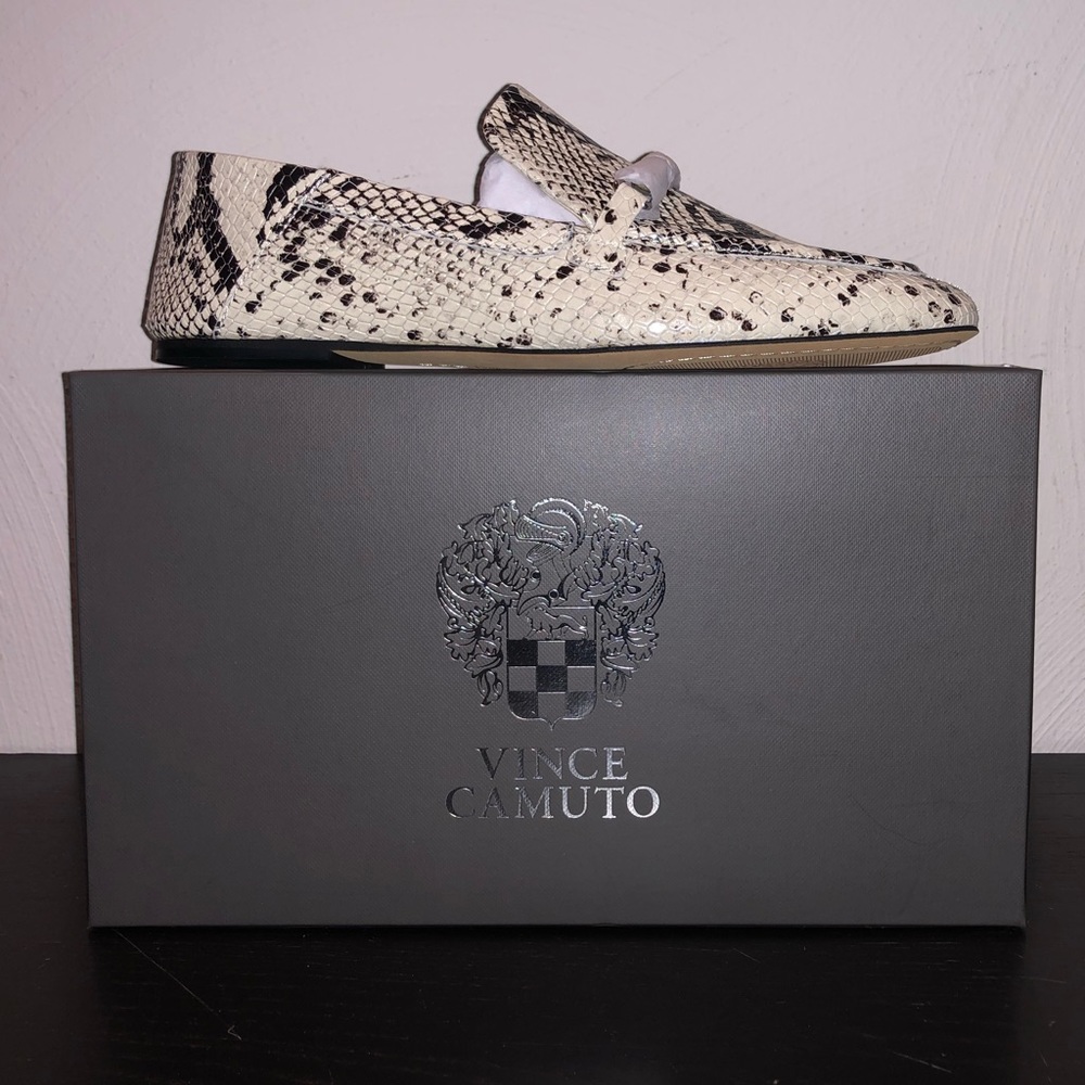 Vince Camuto Flats